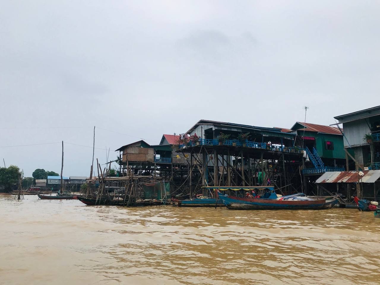 Stilted houses above the water at Kompong Phluk